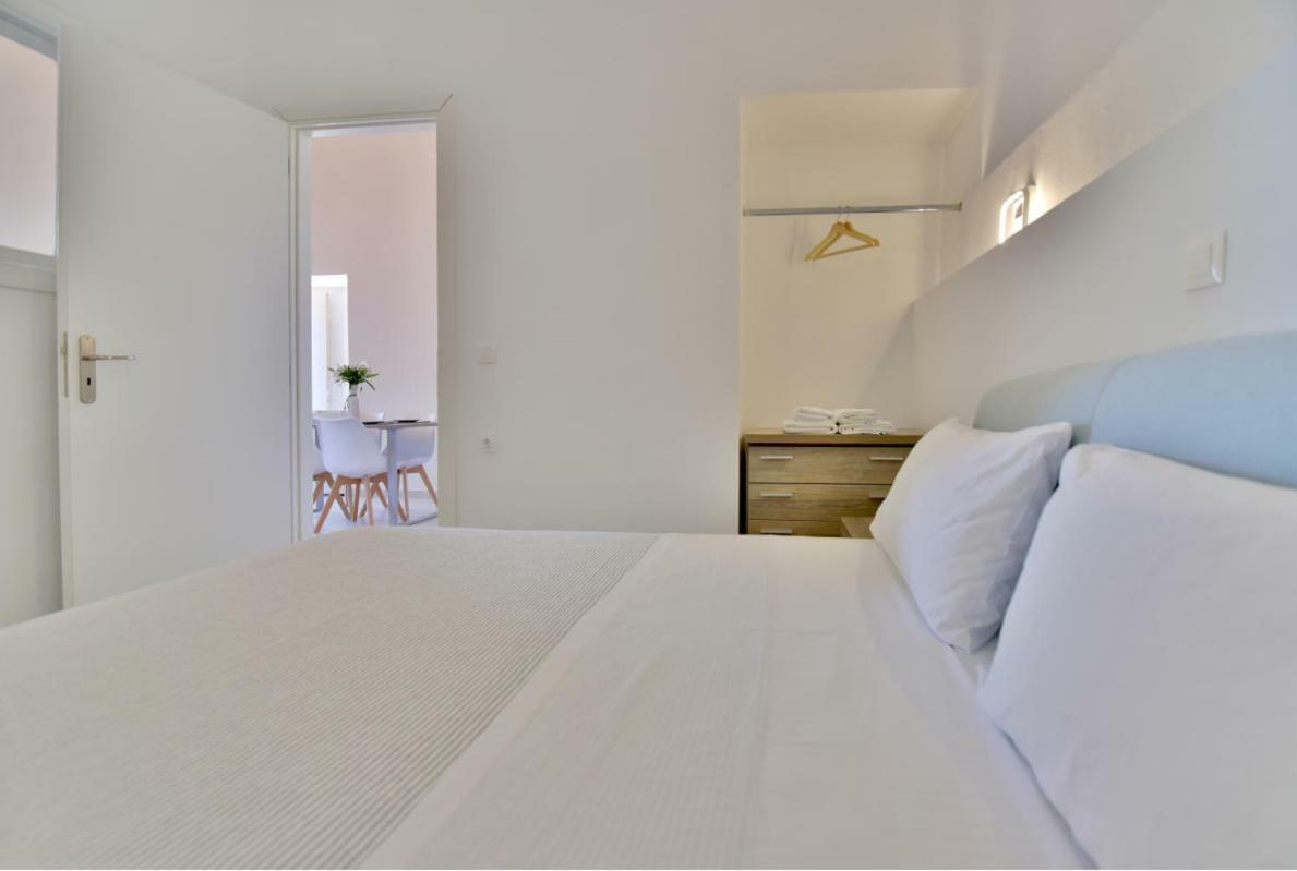 Douskos Beach House Apartment ไฮดรา ภายนอก รูปภาพ